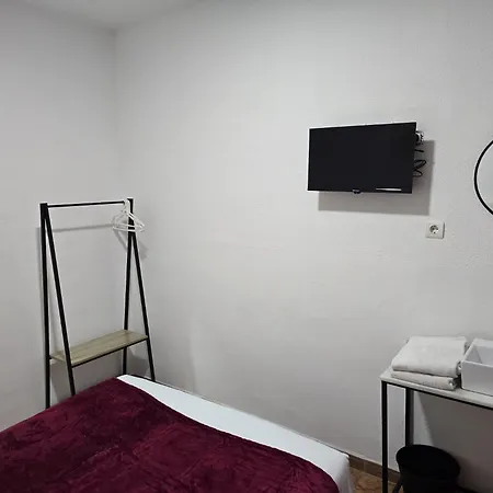 ROOMS Los MONTES-2